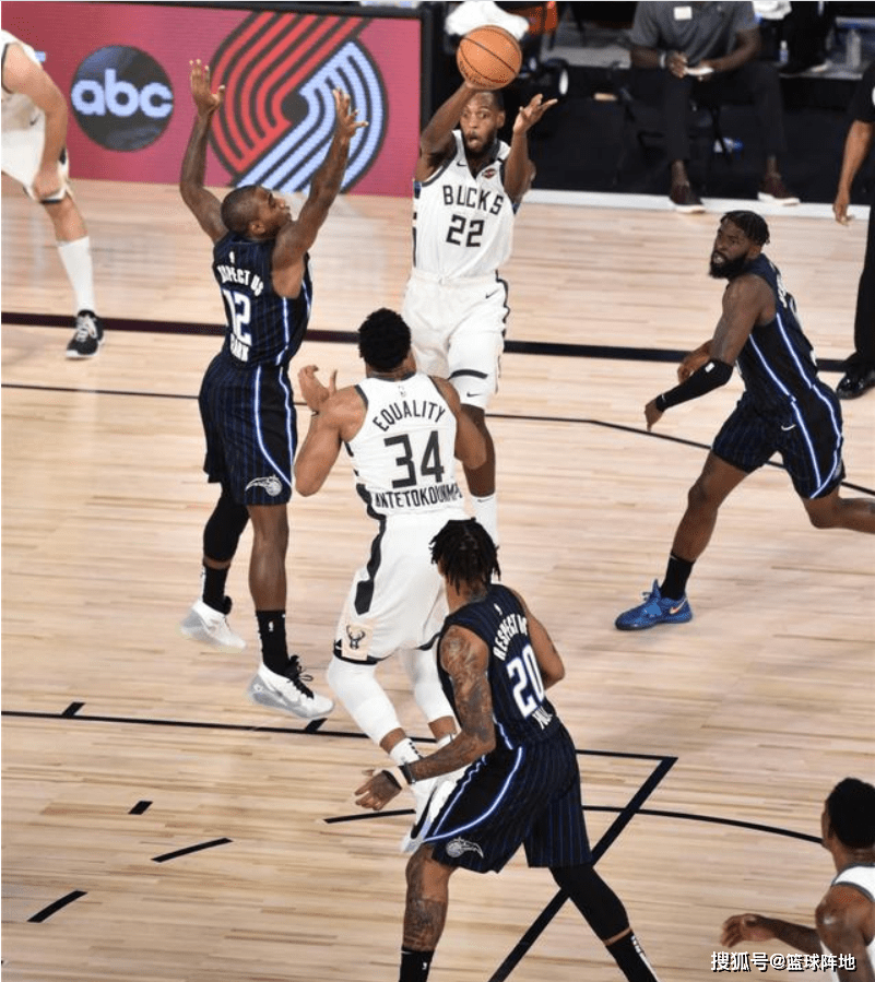 雷霆绝地反击法国男篮，凯尔·库兹马送出助攻