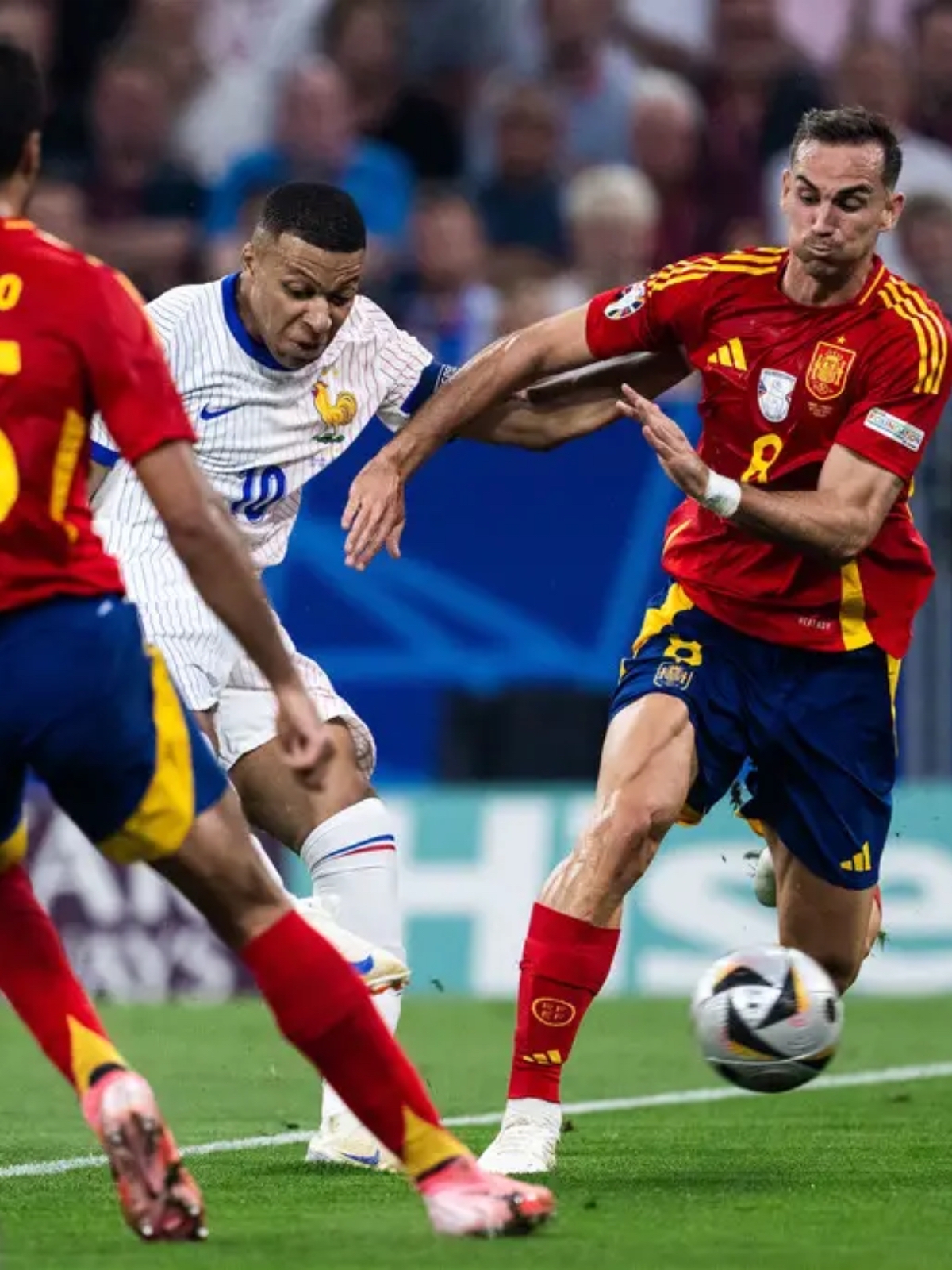 开云体育登录-英格兰队逆转葡萄牙队，马龙关键制胜