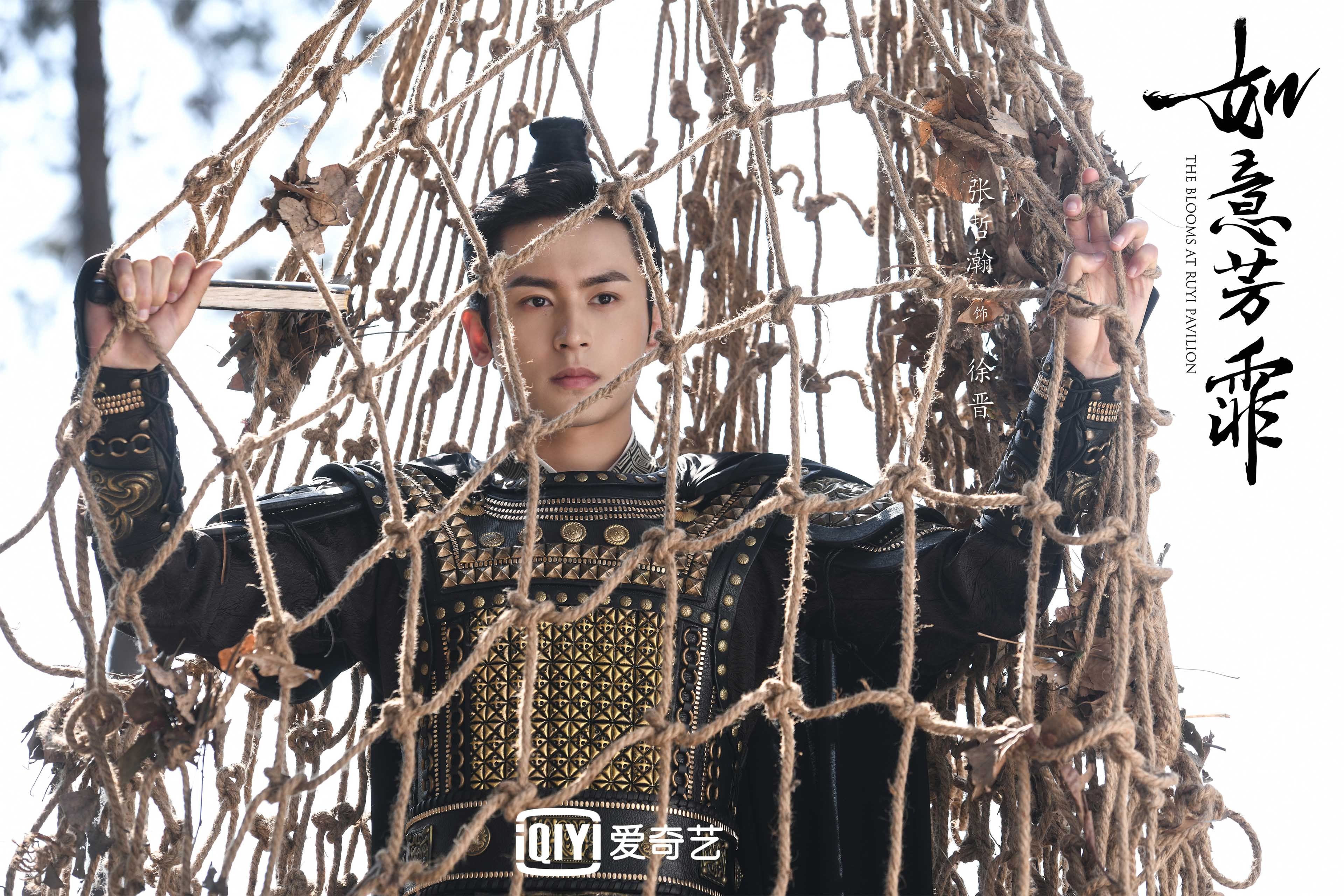 约基奇进攻端无人可挡，老鹰击溃太阳，NBA赛场双重奏