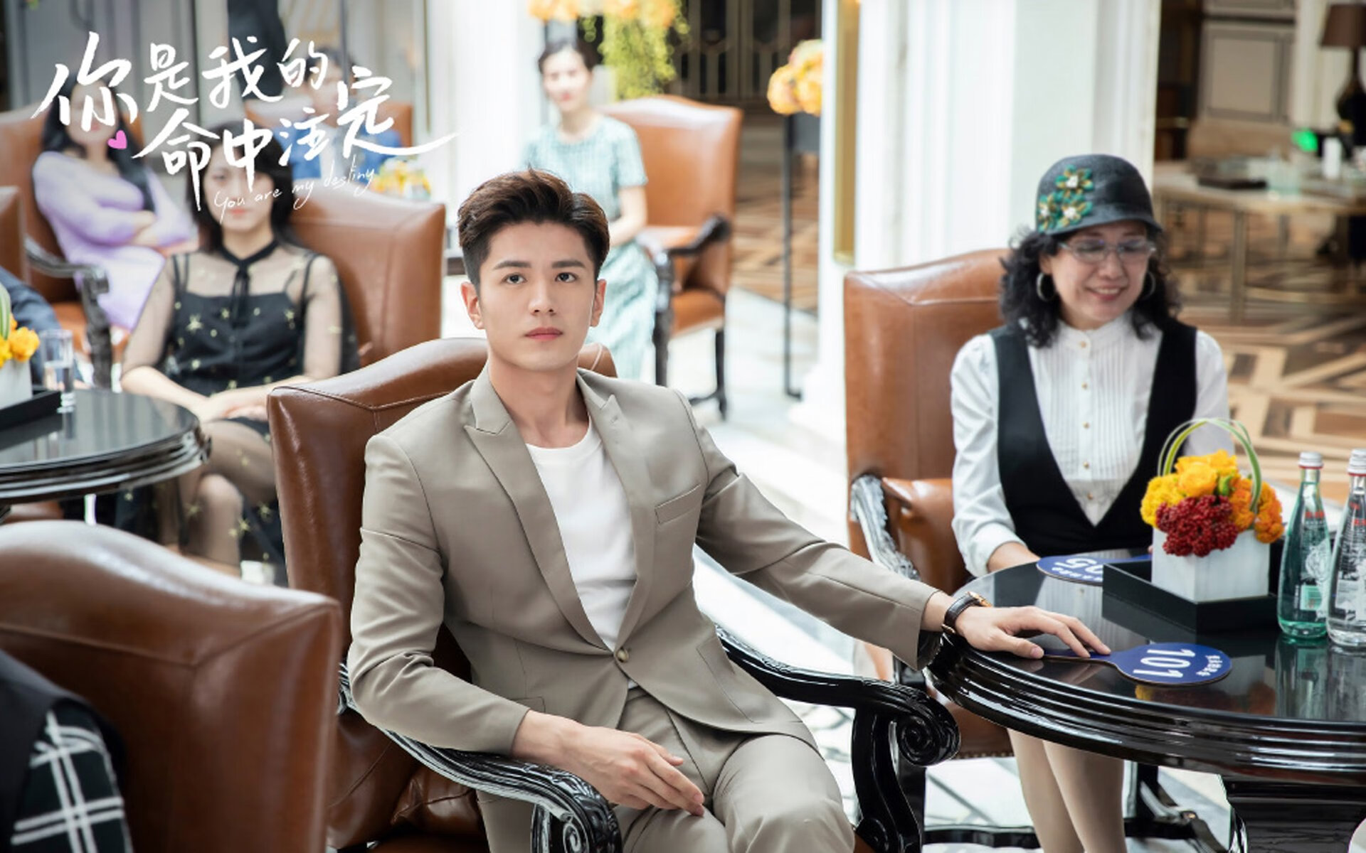 攻城槌轰开僵局!恩比德97秒天神降临为76人轰开胜利之门