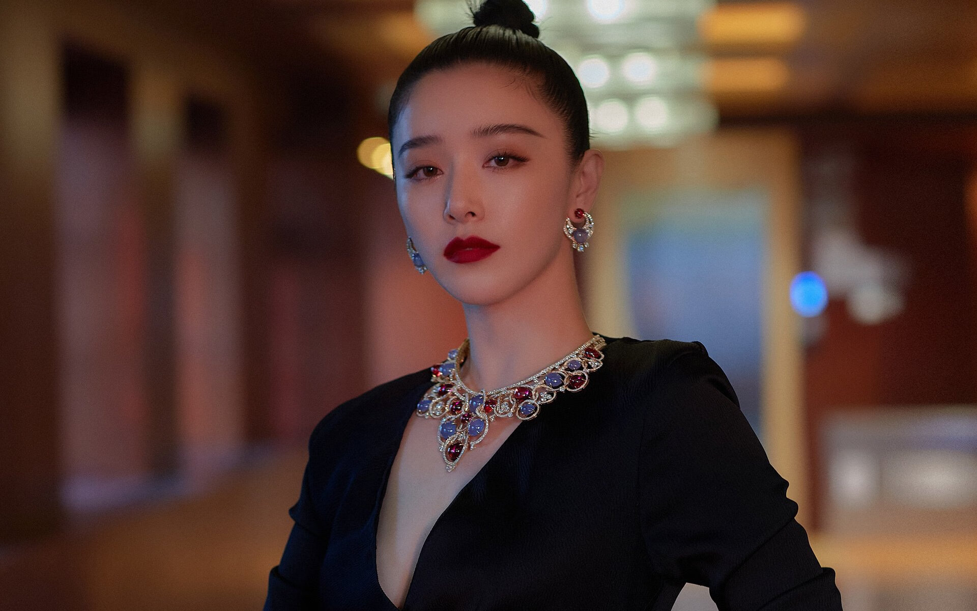 铁血巨塔擎起胜利，爱德华兹关键先生本色助鹈鹕力克快船