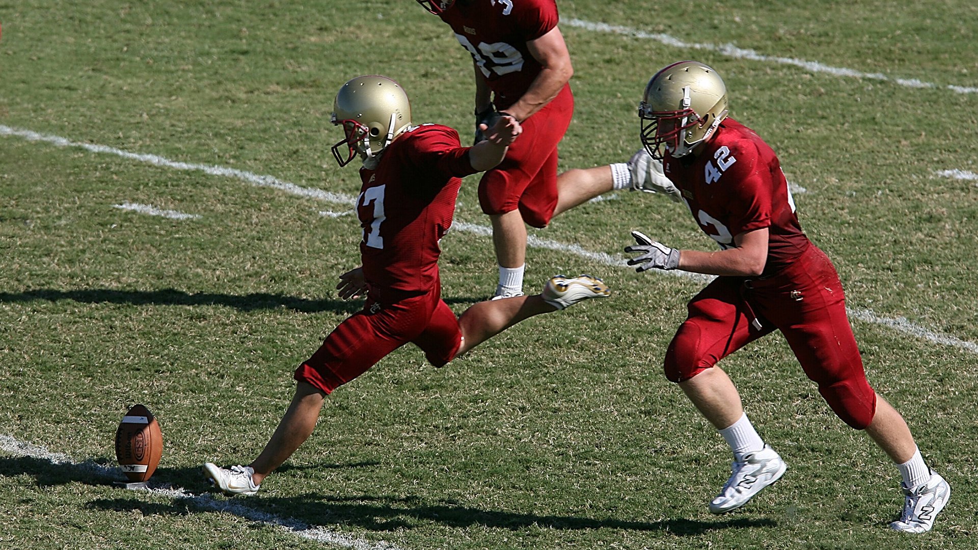 开云体育-永恒之城唯一焦点，欧冠舞台映照下的鸿沟，蓝鹰以战术纪律彻底碾压红狼