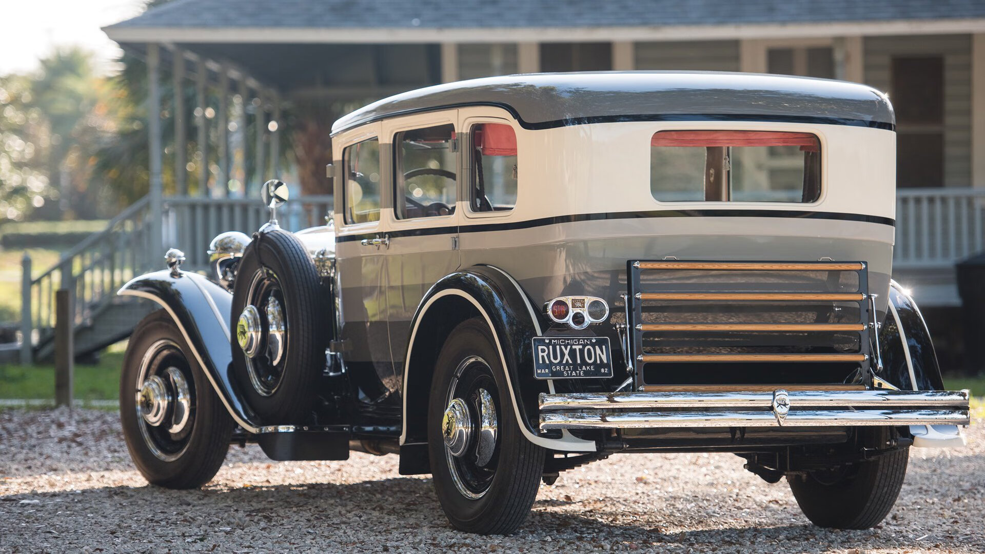 黄潜艇突袭铃鹿赛道,当卡马文加在虚拟F1接管比赛,足球与赛车的代码边界为何溶解?