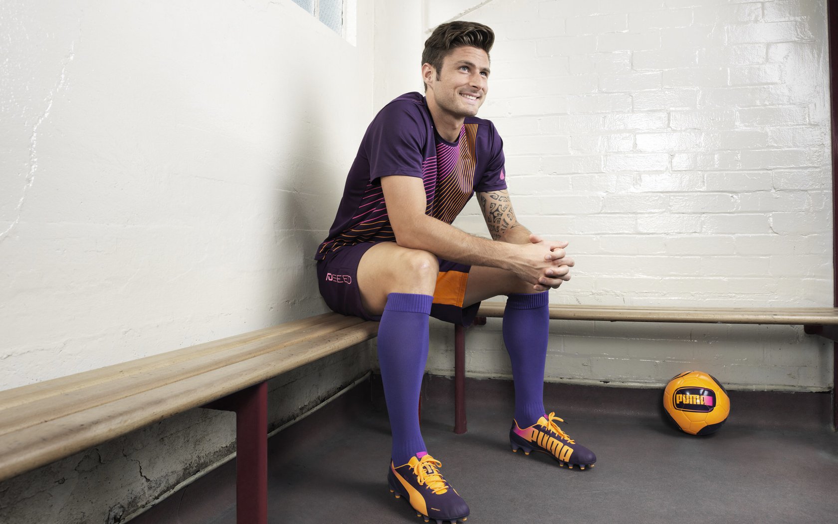 开云体育平台APP-皮克10分引爆时空异常？卡塔尔vs智利这场不存在的比赛如何被评分拉满