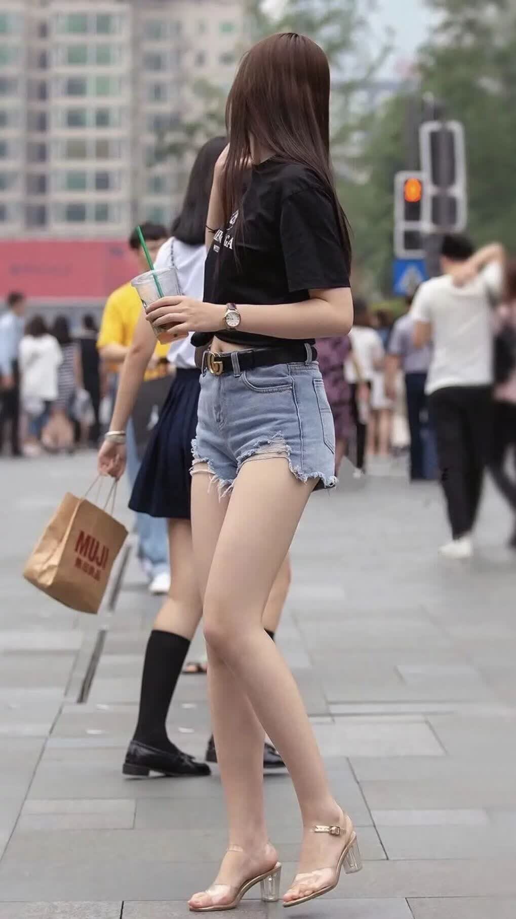 开云体育中国-沙漠玫瑰与恒河之焰，2026世界杯A组史诗绝杀，莱万导演惊天逆转
